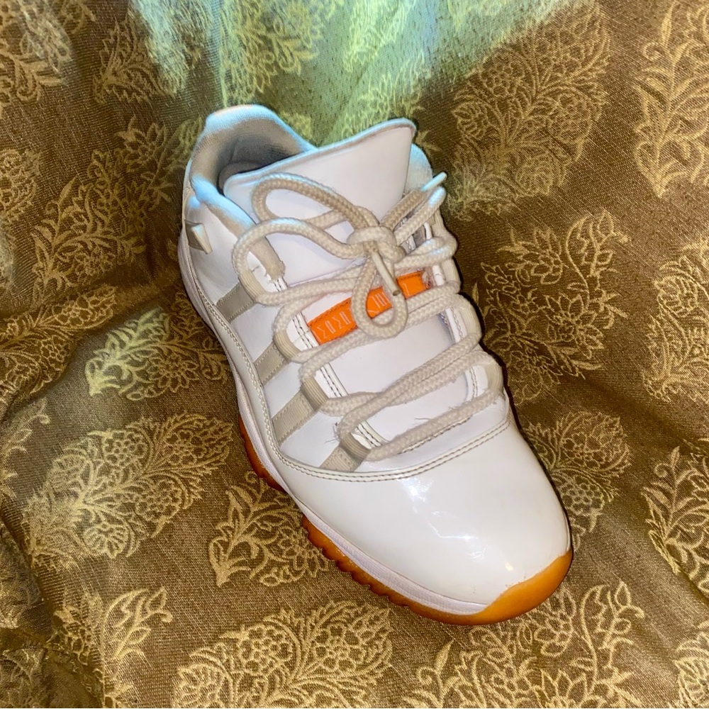 Jordan 11 low Bright Citrus